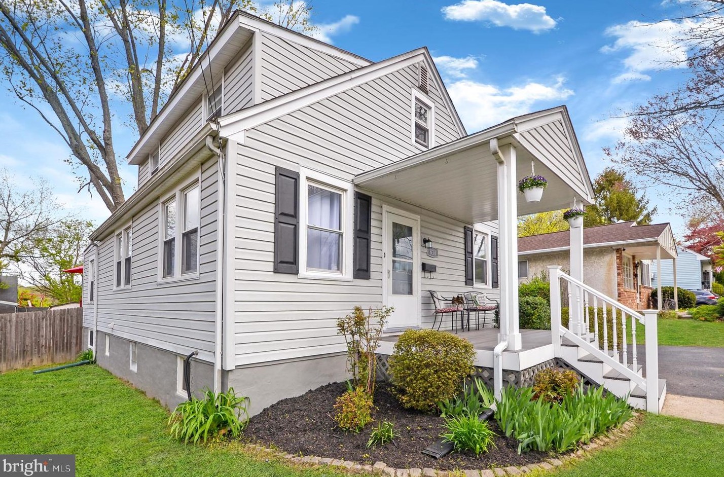 830 Penn Ave, Ardsley, PA 19038-1821