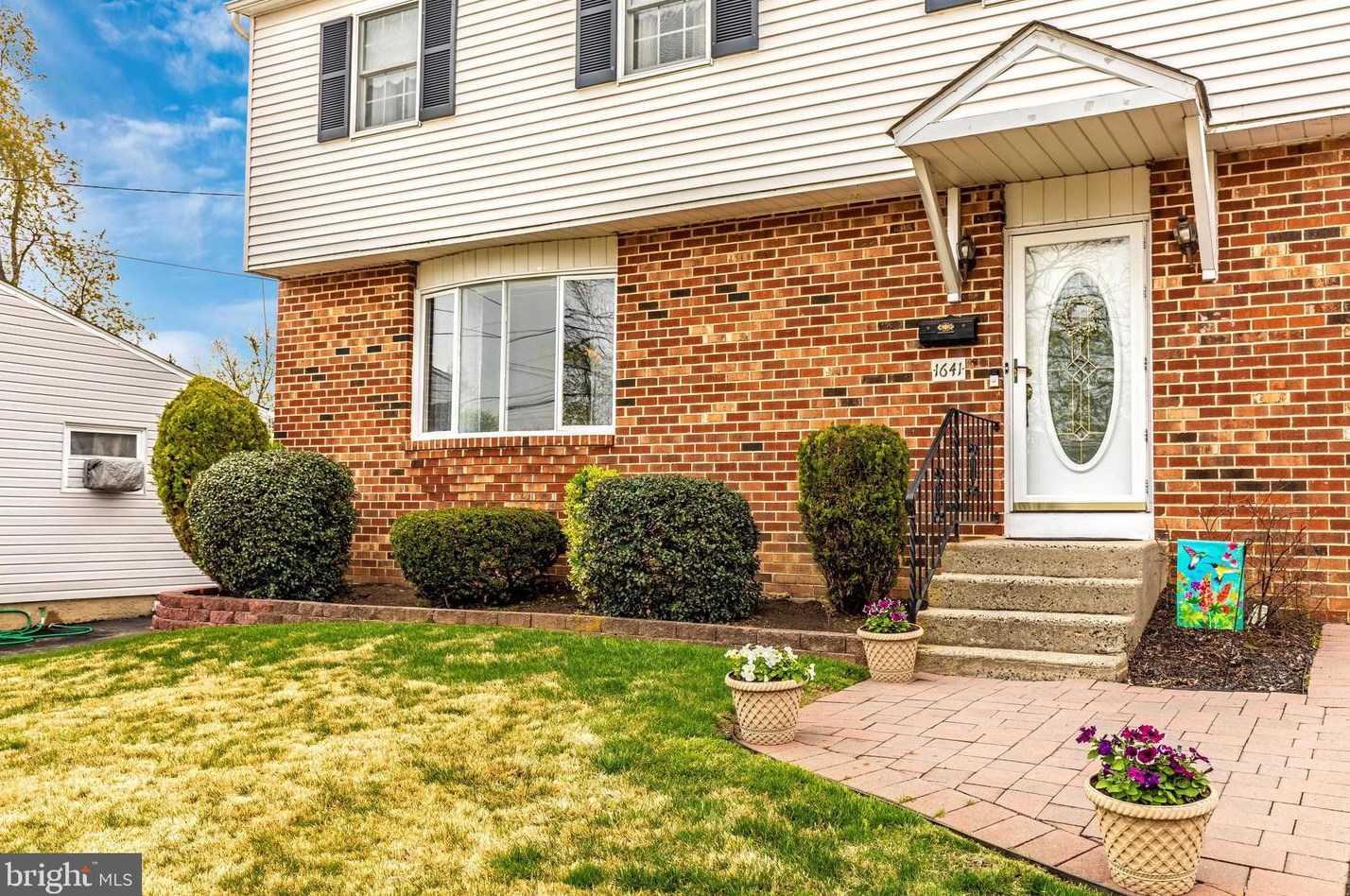 1641 Crestview Ave, Willow Grove, PA 19090