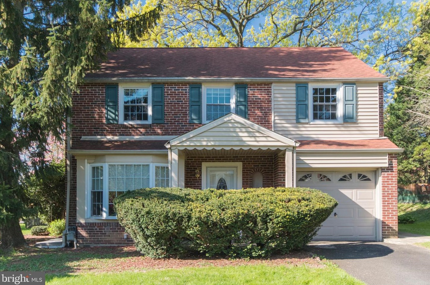 2 Dewey Rd, Cheltenham, PA 19012