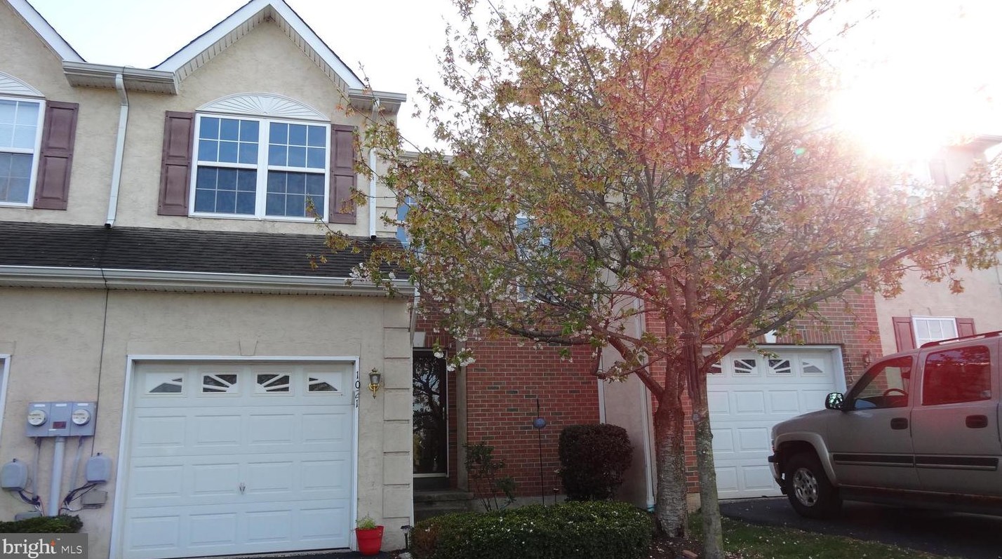 1021 Avondale Dr, Red Hill, PA 18076-1358