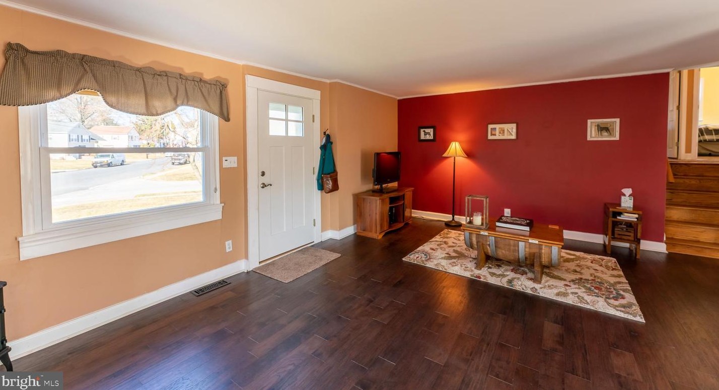 527 Wellington Rd, Norristown, PA 19403