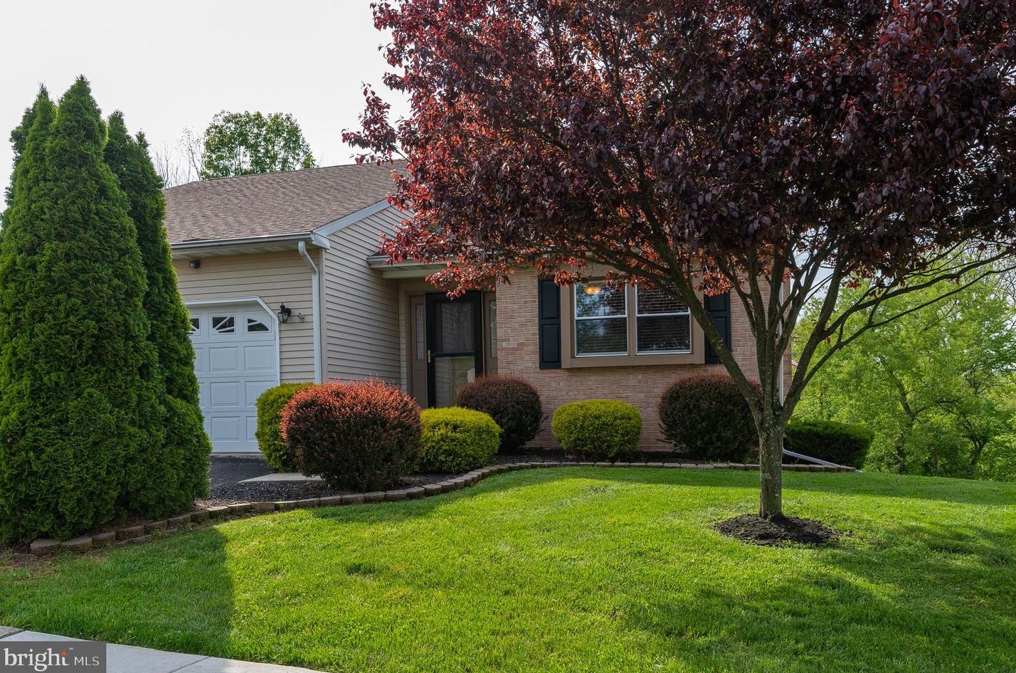105 Stayman Dr, North Wales, PA 19454-1433
