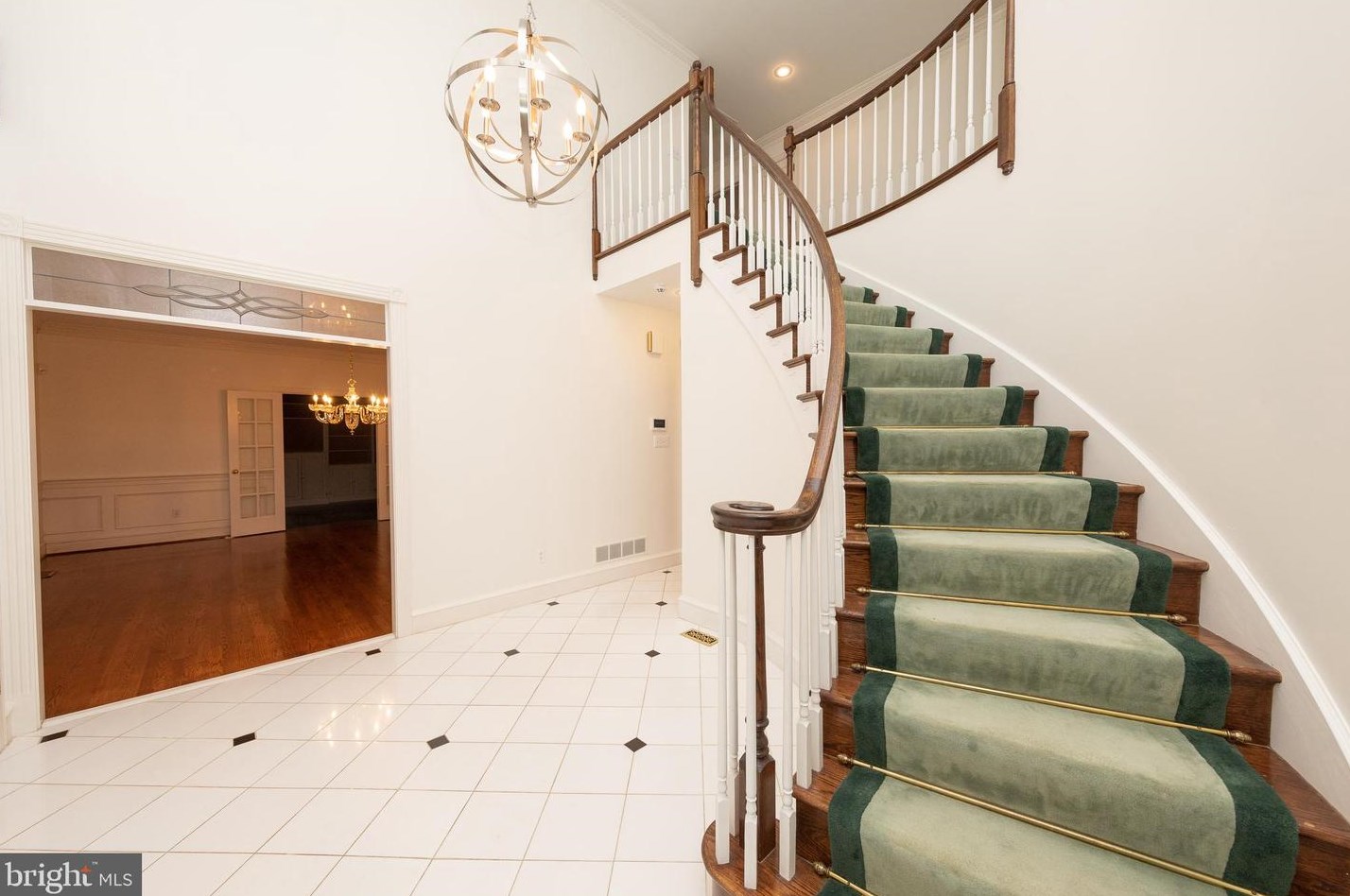 1285 Fritz Cir, Huntingdon Valley, PA 19006
