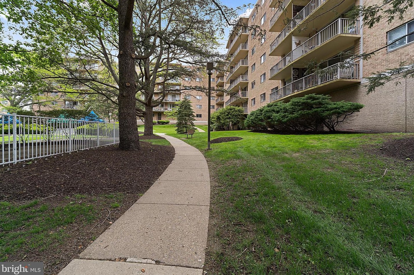100 West Ave, Jenkintown PA  19046-2618 exterior