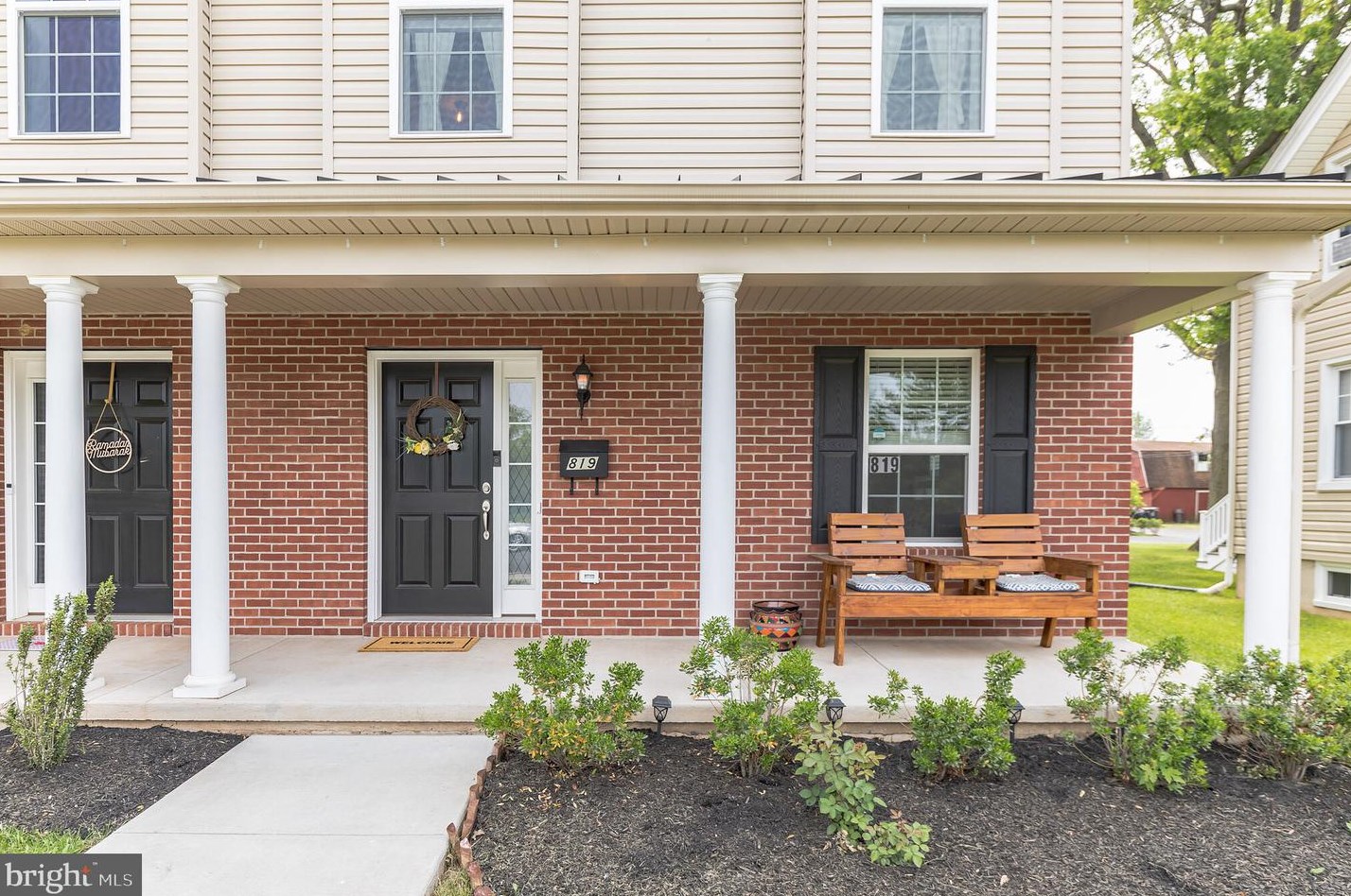 819 N Towamencin Ave, Lansdale, PA 19446