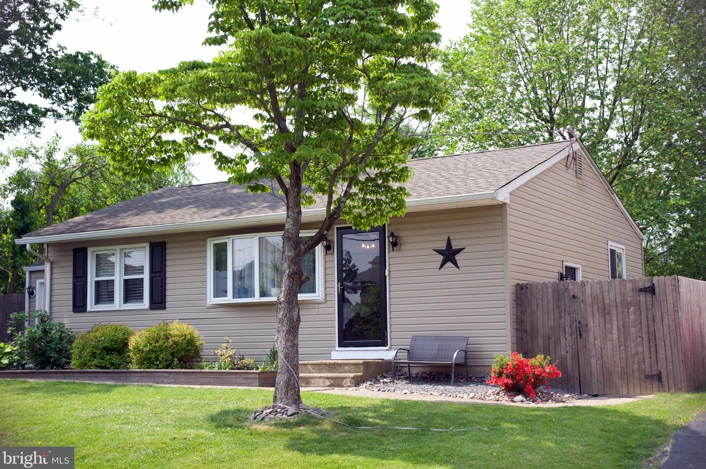 2732 Carver Ave, Willow Grove, PA 19090