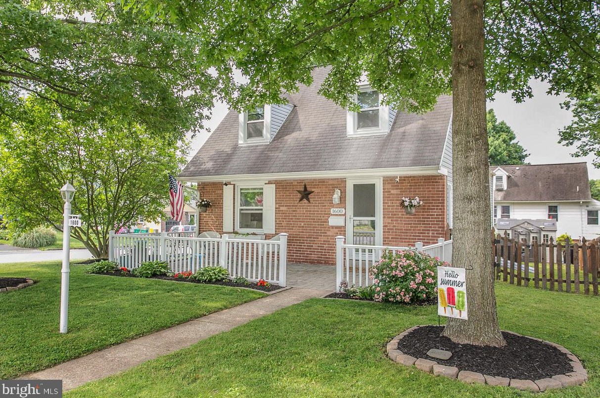 1600 Walnut Ave, Oreland, PA 19075