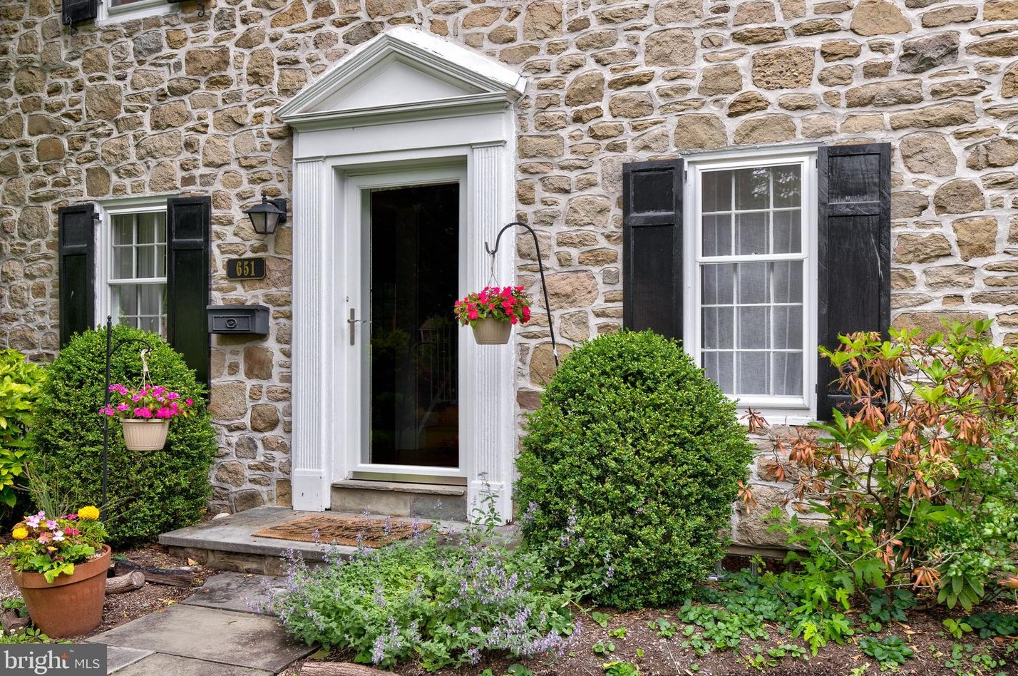 651 Mulford Rd, Wyncote, PA 19095