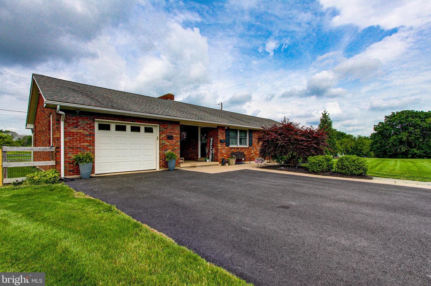 204 Jefferson St, Red Hill, PA 18076-1451