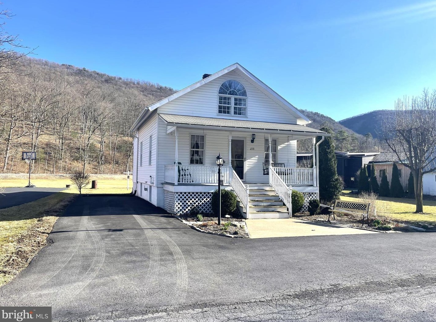 228 Logan St Ext E, Shraders, PA 17084