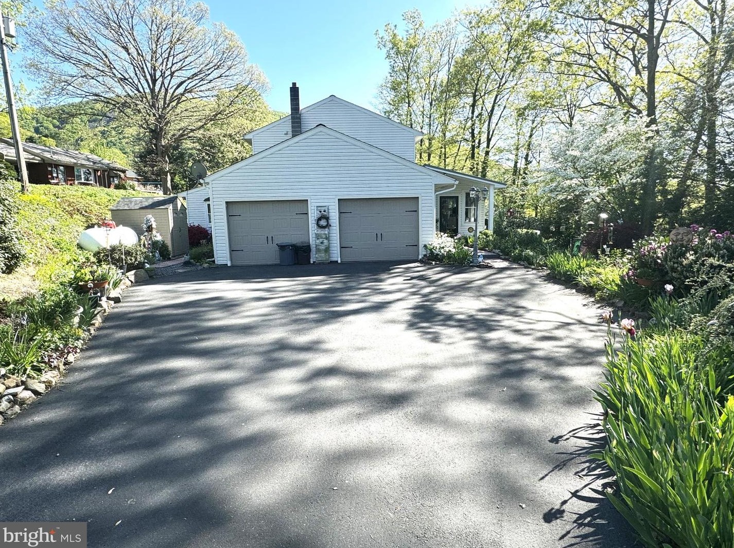 24 Bills Hl, Shraders, PA 17084-9072
