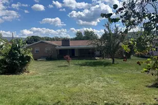 360 Holiday Ln, Lewistown, PA 17044 - Photo 4