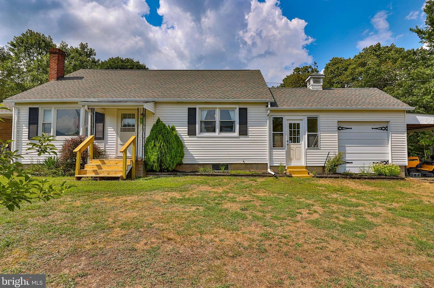 201 White Church Ln, Kunkletown, PA 18058-7208
