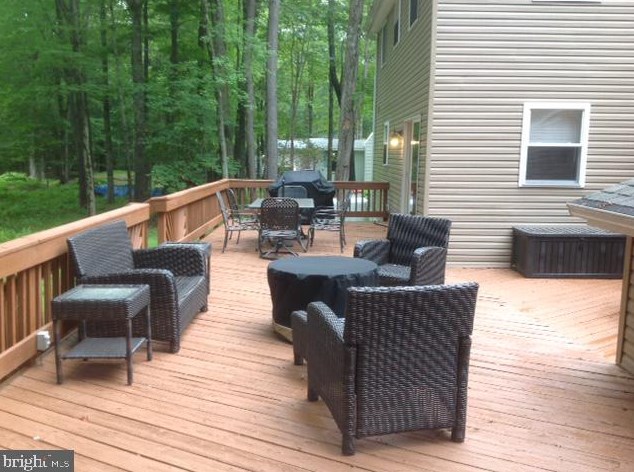 143 Ridge Rd, Pocono Lake, PA 18347-7788