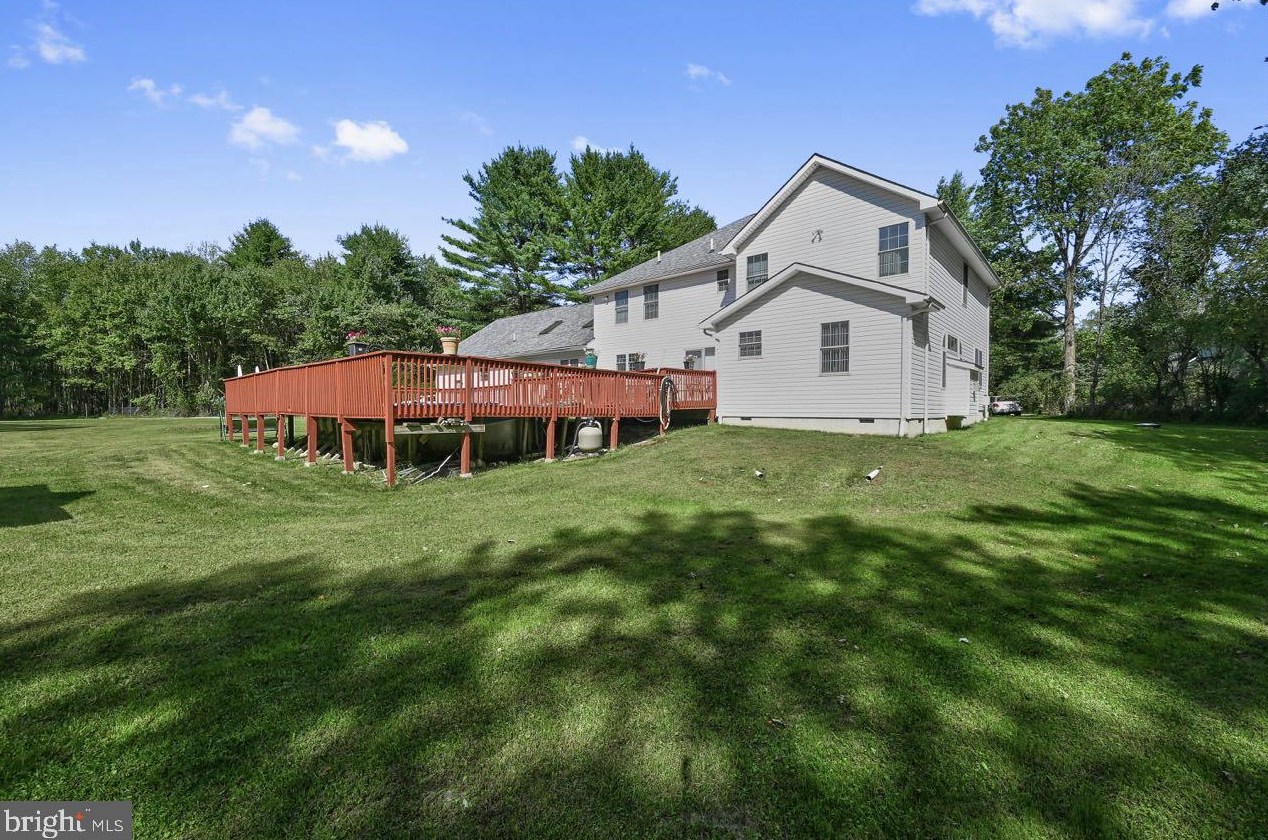2013 Meadow Ct, East Stroudsburg, PA 18301-8103