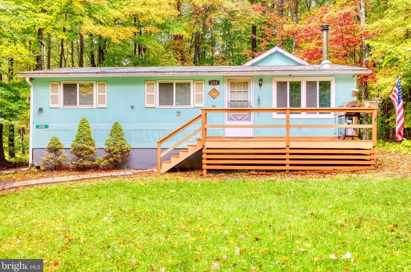 252 Pontiac Path, Pocono Lake, PA 18347