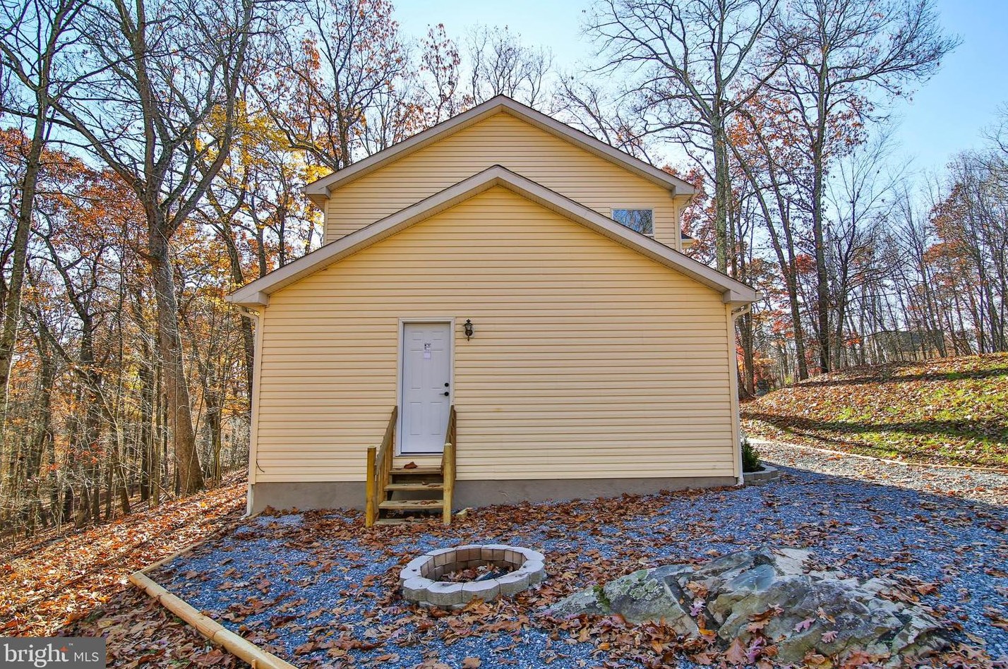 3309 Trafalgar Ave, East Stroudsburg PA  18302-8465 exterior