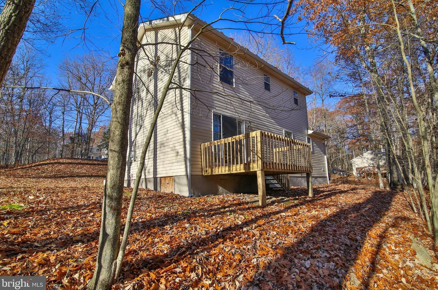 3309 Trafalgar Ave, East Stroudsburg PA  18302-8465 exterior