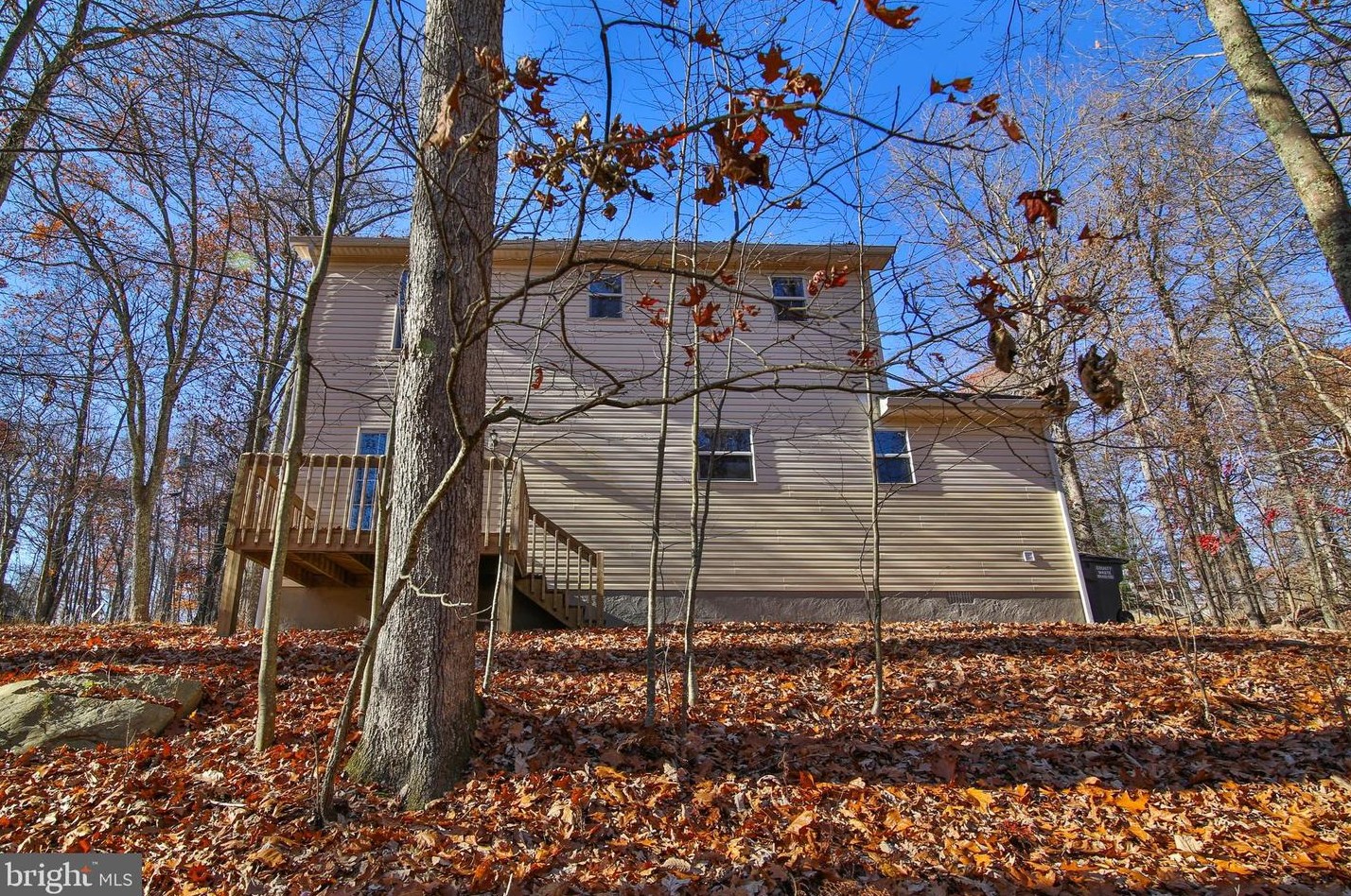 3309 Trafalgar Ave, East Stroudsburg PA  18302-8465 exterior