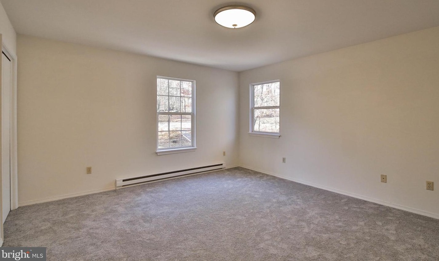 3309 Trafalgar Ave, East Stroudsburg PA  18302-8465 exterior