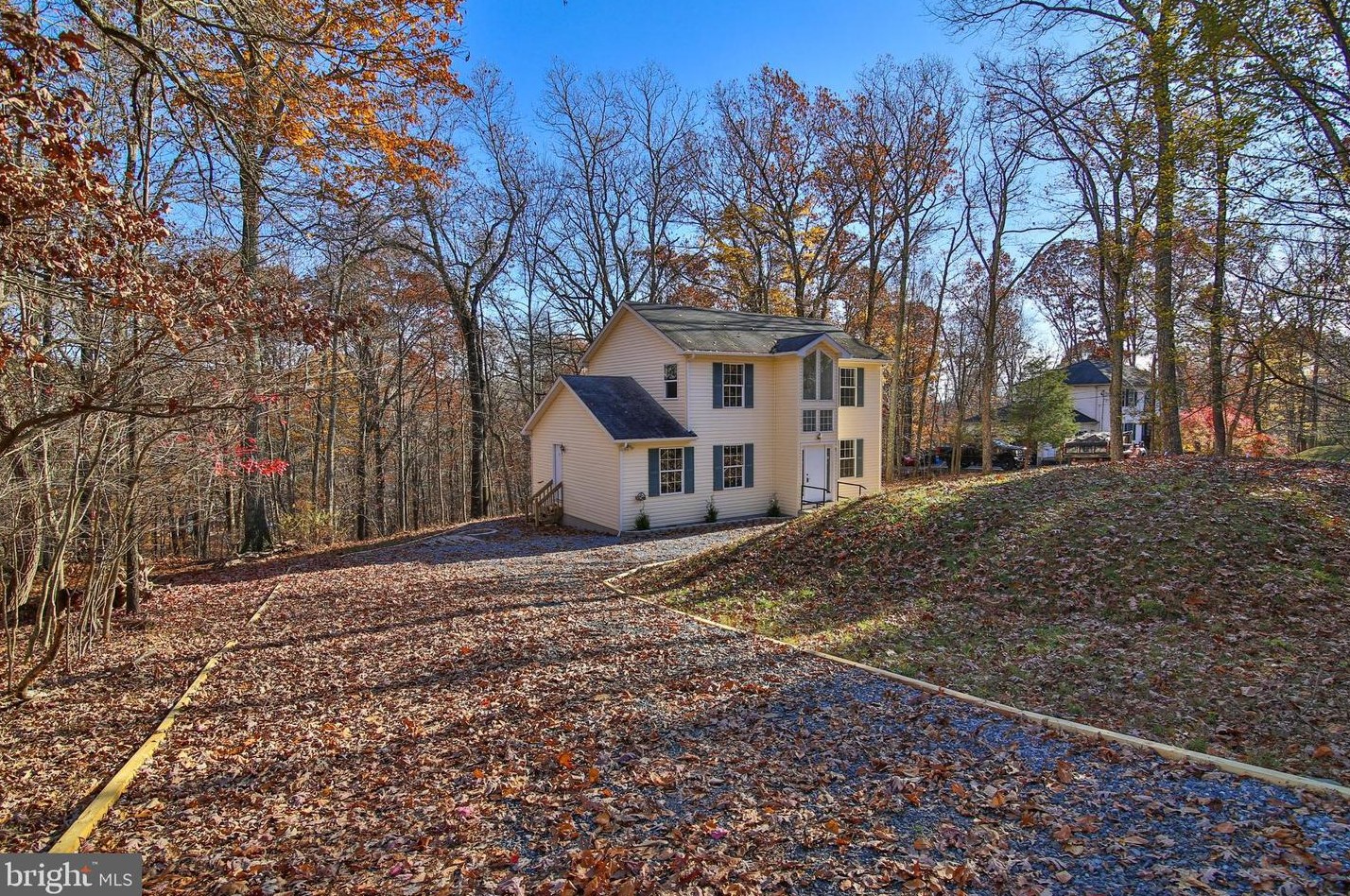 3309 Trafalgar Ave, East Stroudsburg PA  18302-8465 exterior