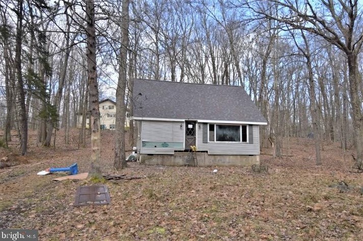 157 Omaha Trl, Pocono Lake, PA 18347-7905