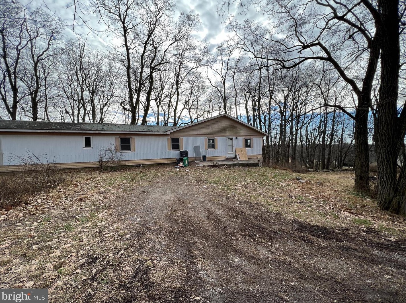 2717 Locust Ridge Rd, Pocono Lake, PA 18347-8193