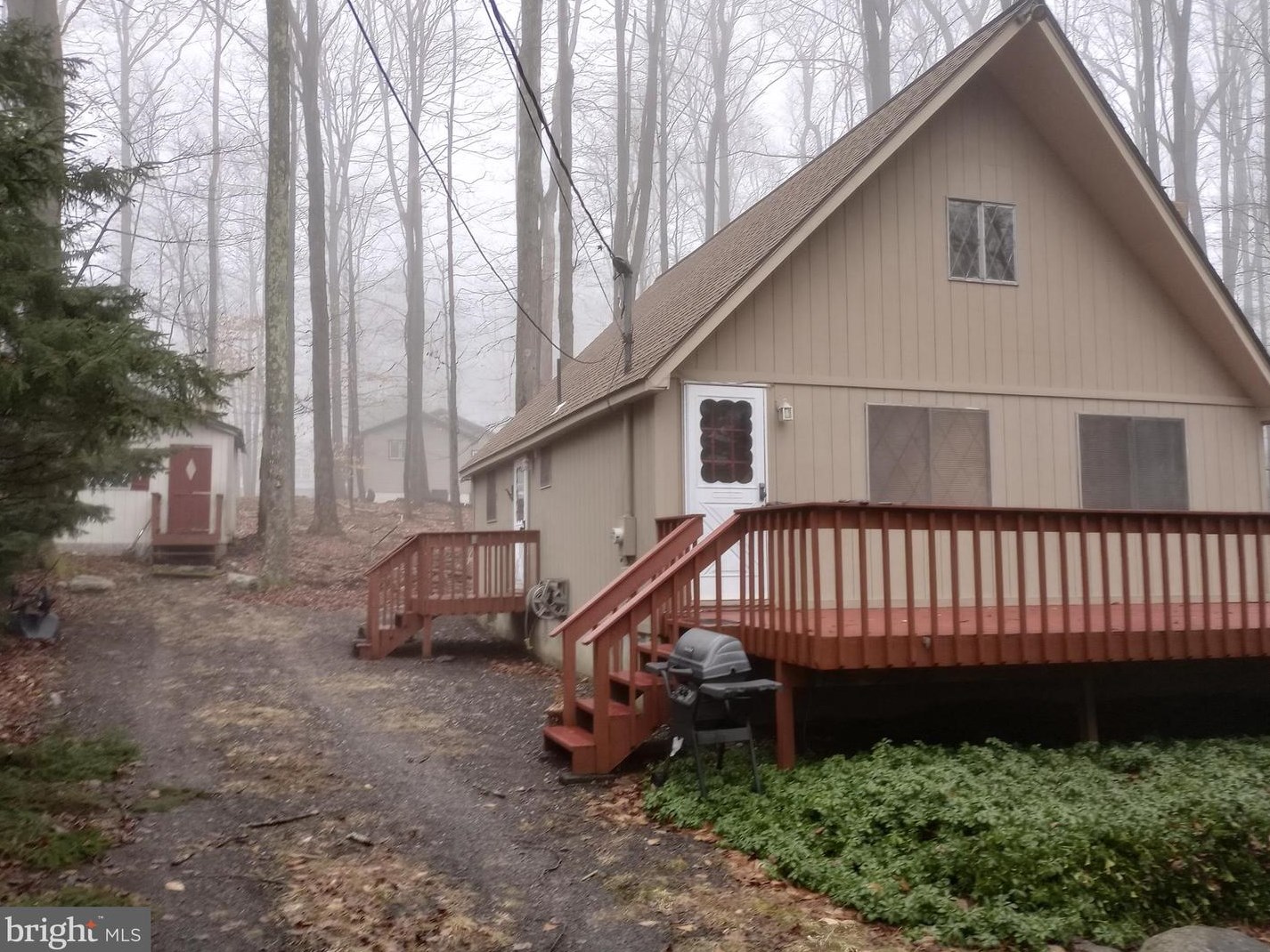 131 Outer Dr, Pocono Lake, PA 18347