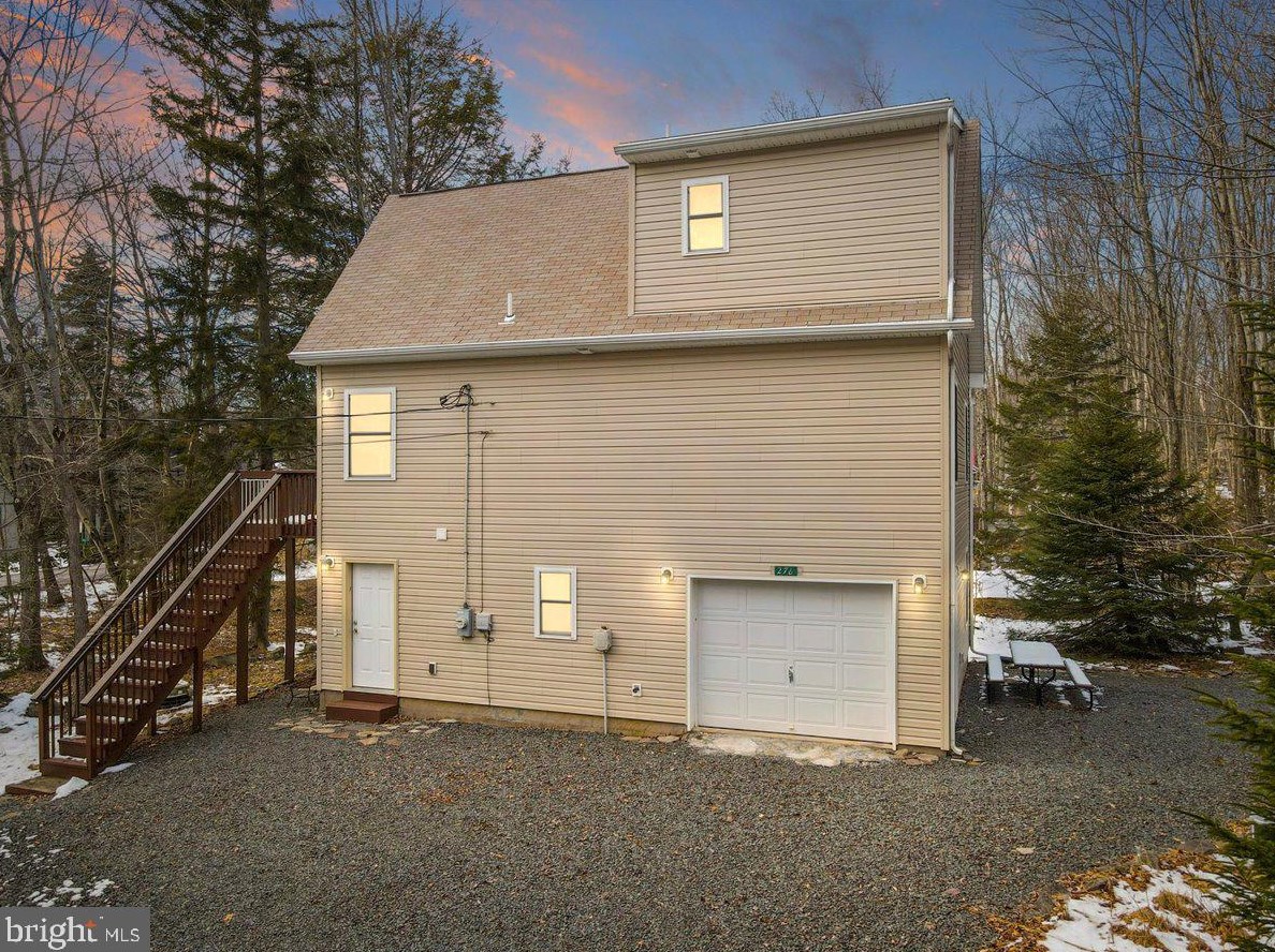276 Pontiac Path, Pocono Lake, PA 18347-8082