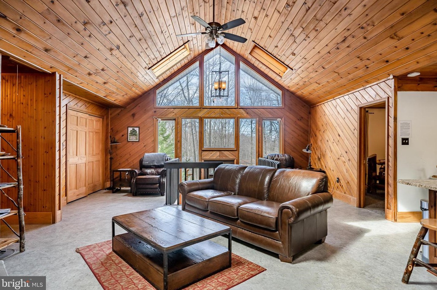 115 Fawn Rd, Pocono Lake, PA 18347-7728
