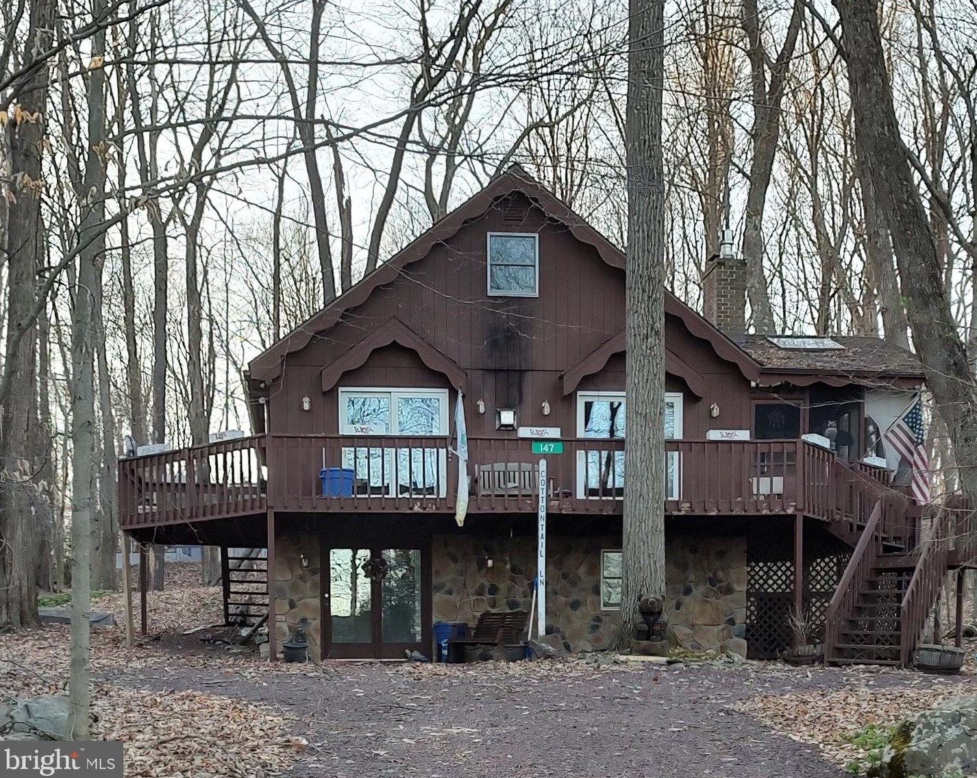 147 Cotton Tail Ln, Pocono Lake, PA 18347