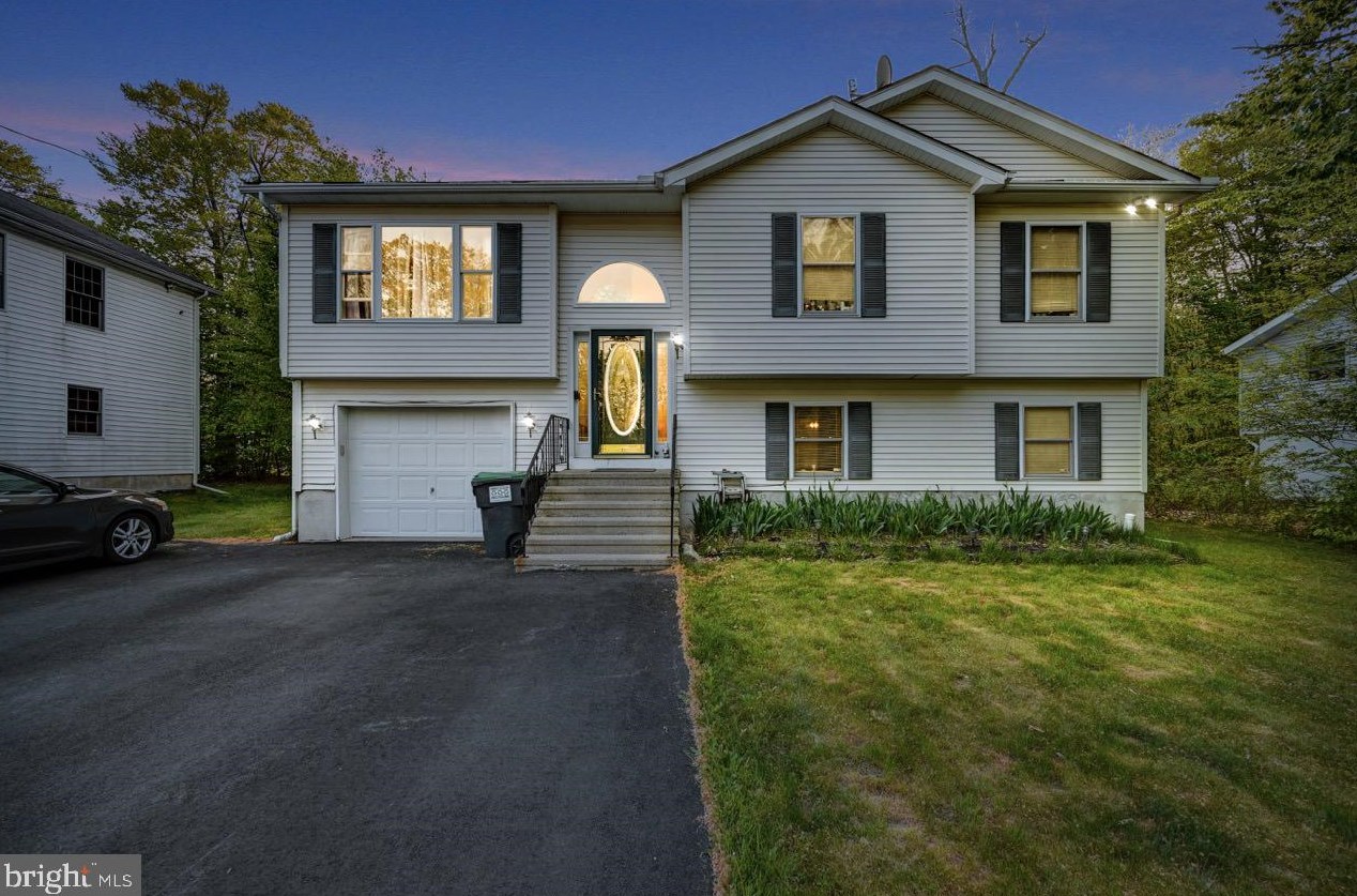 2108 Freedom Way, Pocono Summit, PA 18346