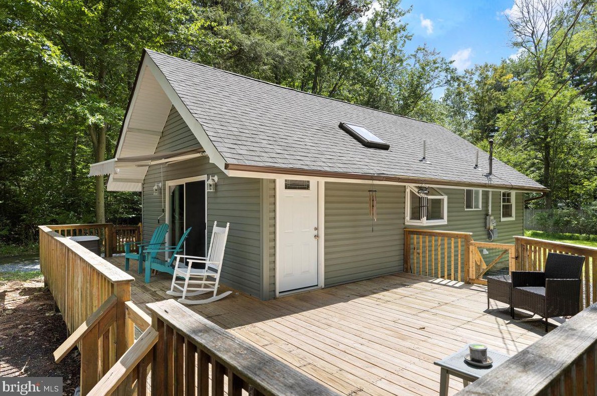 3040 Pleasant View Dr, Kunkletown, PA 18058-9351