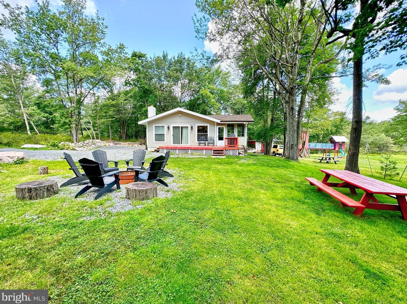 165 Tumbleweed Dr, Long Pond, PA 18334-7938