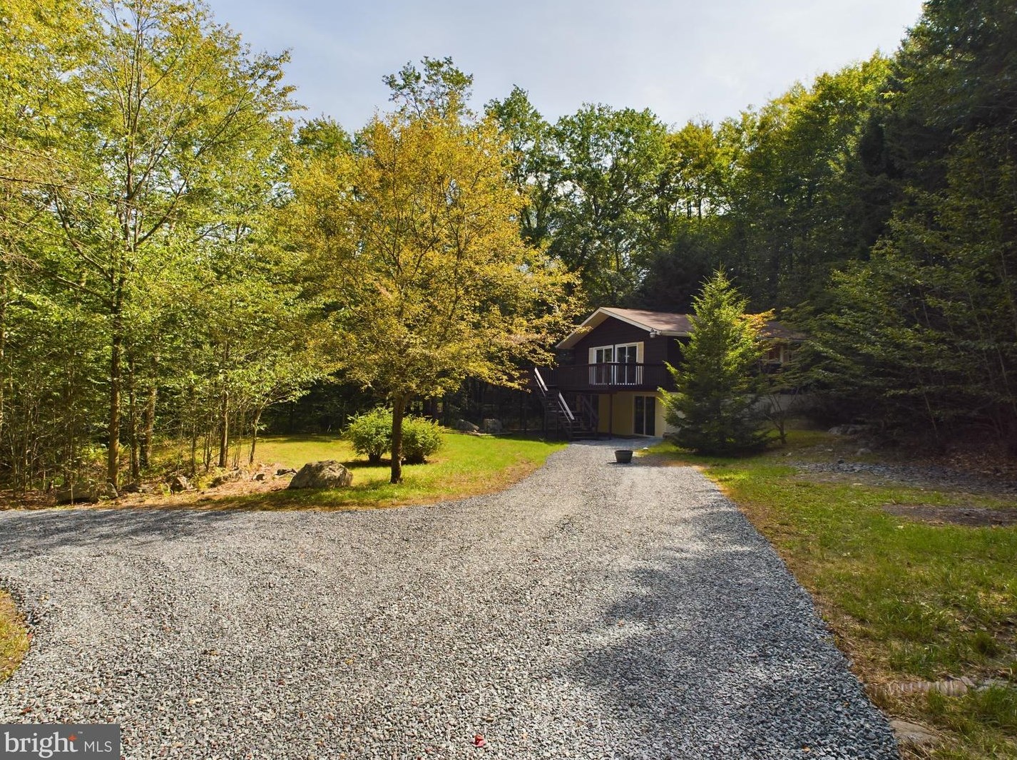 178 Marthas Ln, Pocono Lake, PA 18347-7760