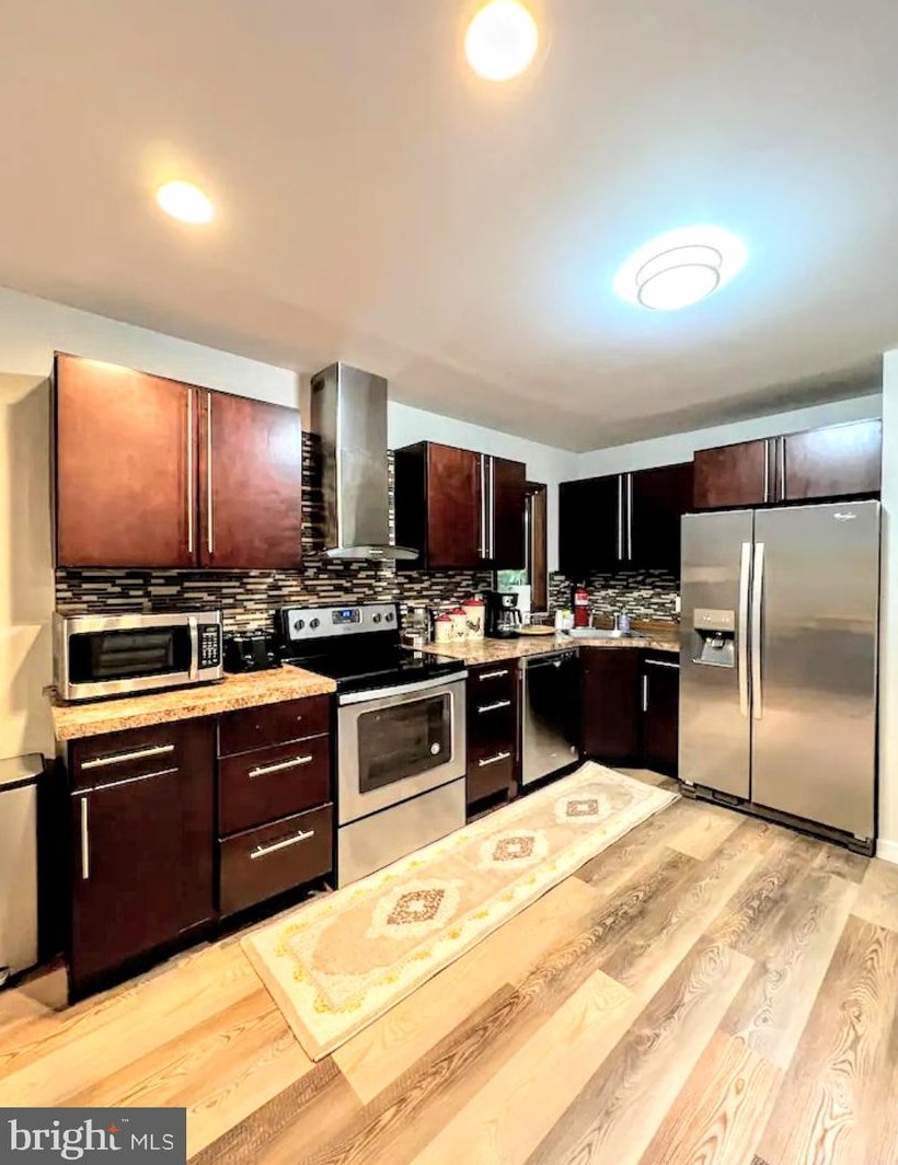 119 Reston Dr, East Stroudsburg, PA 18301
