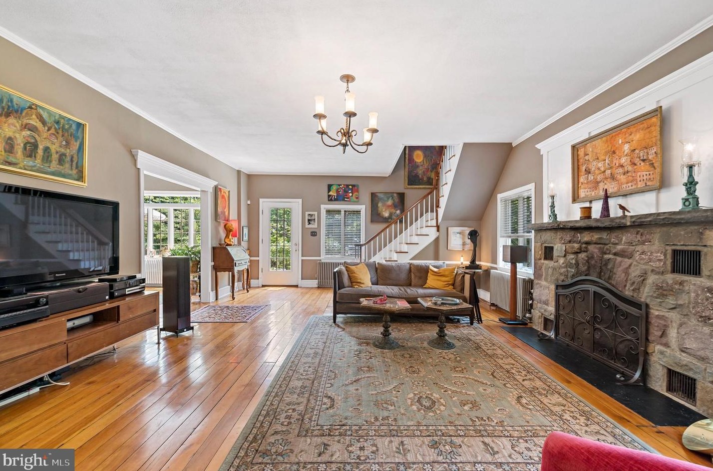 37 Knob Rd, Mount Pocono, PA 18344