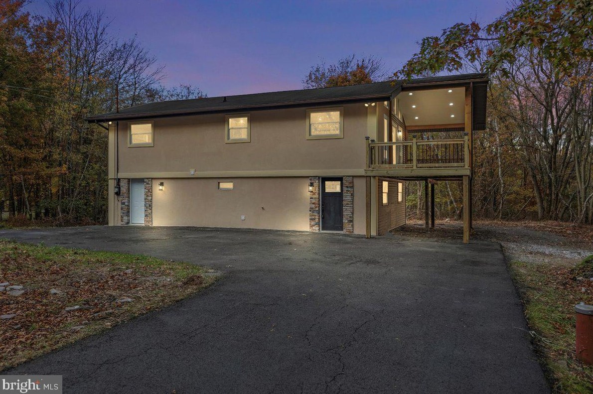 227 Beaver Dam Rd, Long Pond, PA 18334