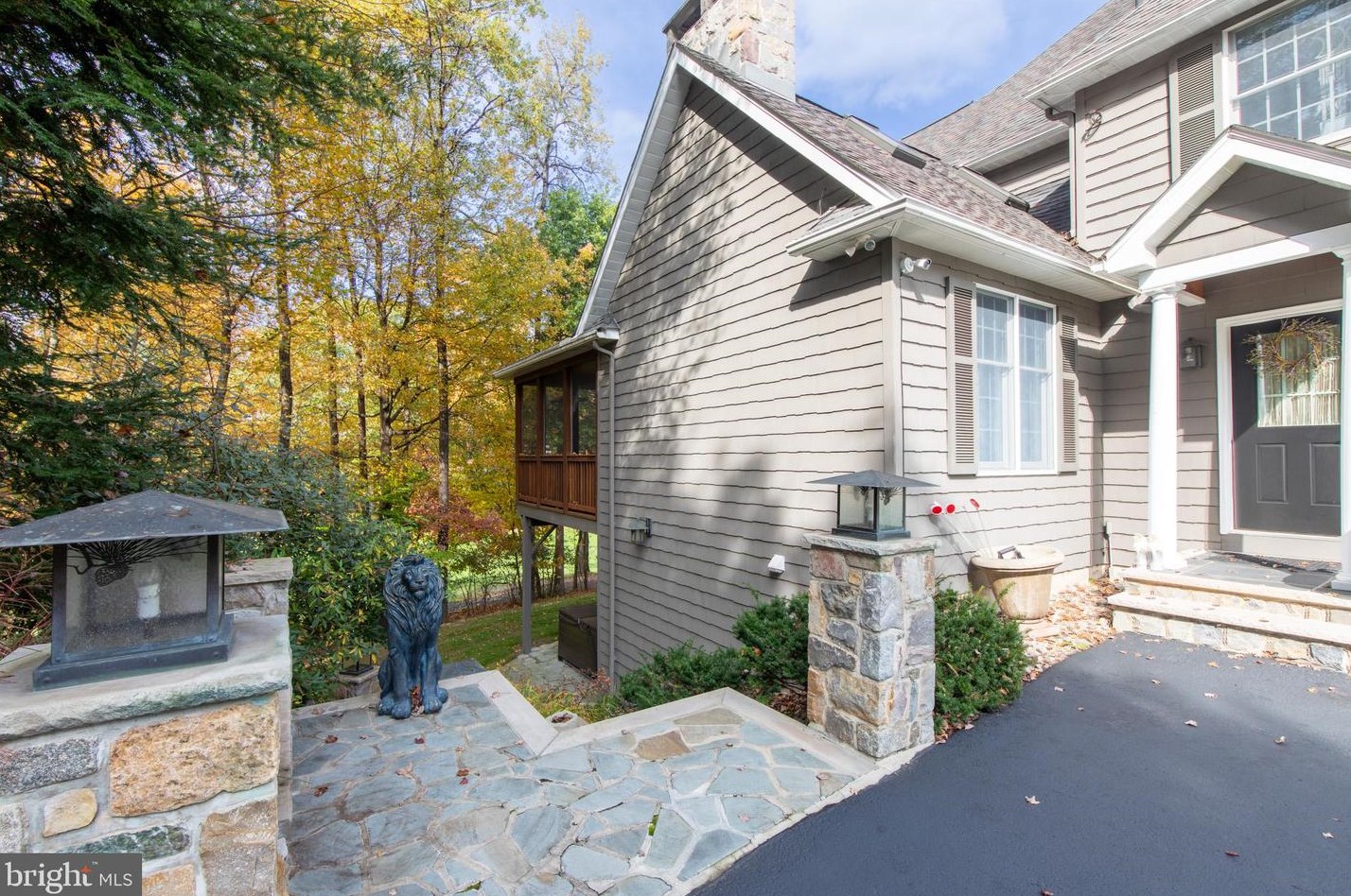126 Mountain View Pl, East Stroudsburg, PA 18302-9207