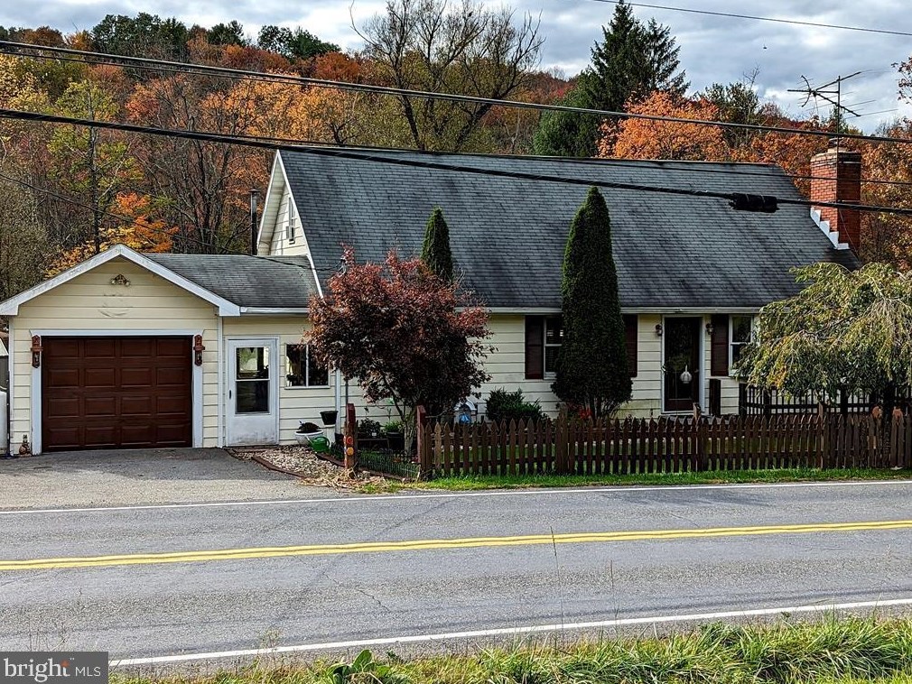 729 Silver Spring Blvd, Kunkletown, PA 18058