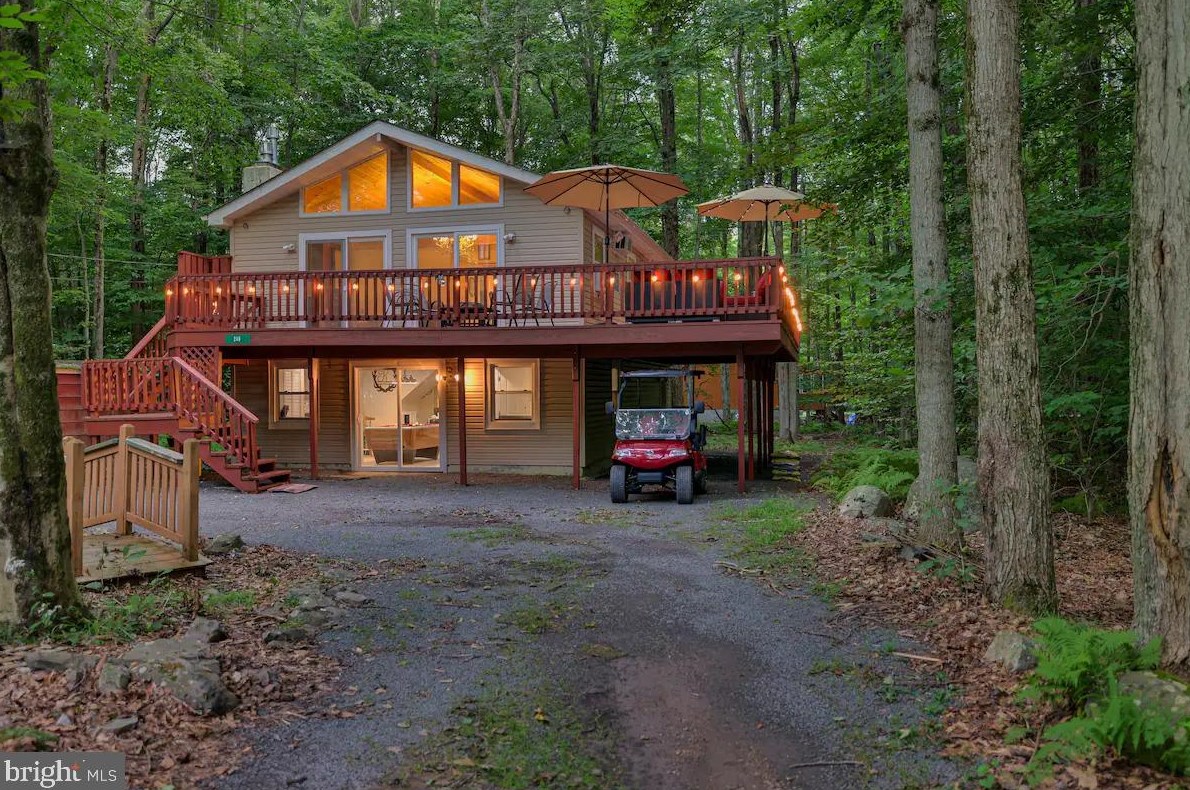 246 Wechquetank Dr, Pocono Lake, PA 18347