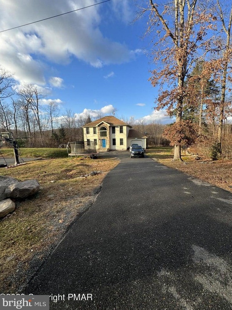 2634 Pocono Forested Dr, East Stroudsburg, PA 18302