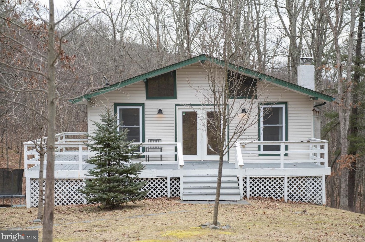 5104 Yukon Dr, East Stroudsburg, PA 18302