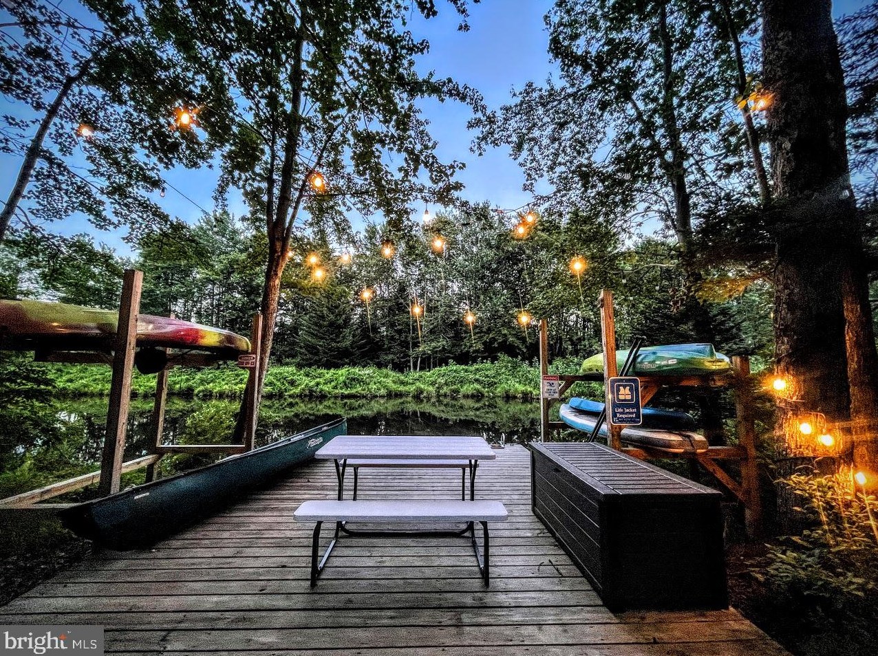 1111 Arrowhead Dr, Pocono Lake, PA 18347