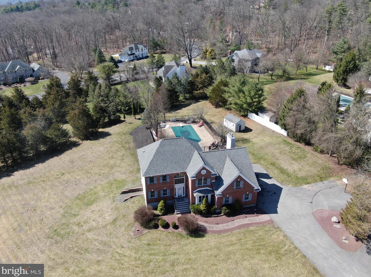 1822 Ryan Ln, Stroudsburg, PA 18360-7040
