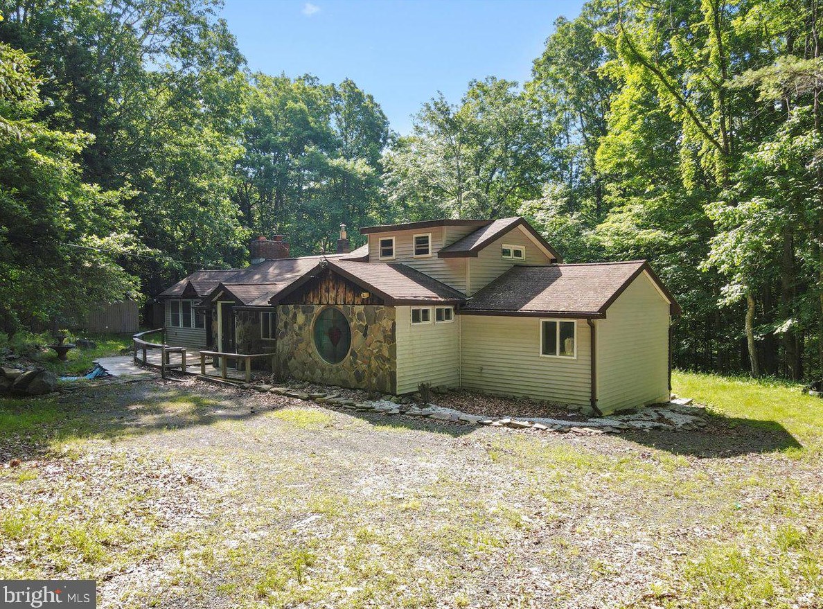 3126 Bear Swamp Rd, East Stroudsburg, PA 18302-8793