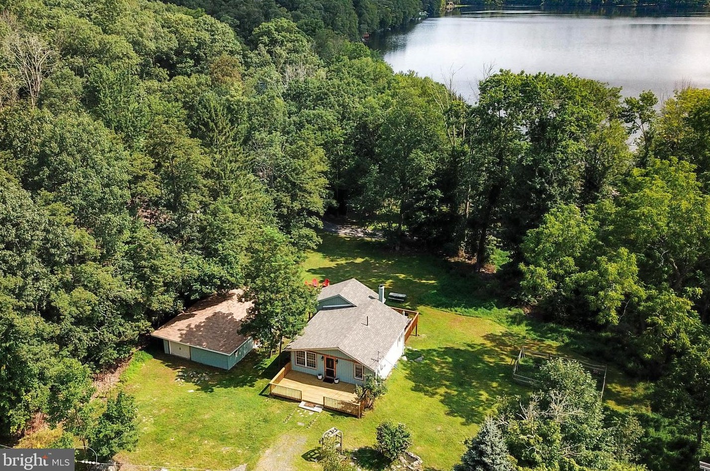 106 Morris Rd, East Stroudsburg, PA 18302