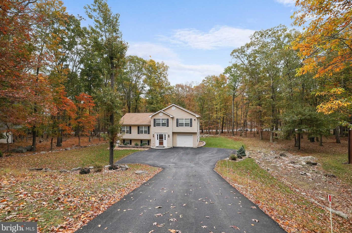 264 Somerset Dr, East Stroudsburg, PA 18301
