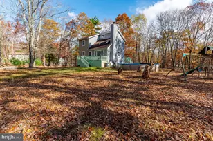 1010 Acorn Ln, East Stroudsburg, PA 18302 - Photo 2