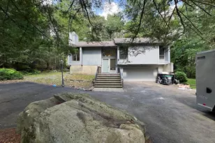 2533 Country Club Dr, Tobyhanna, PA 18466 - Photo 4